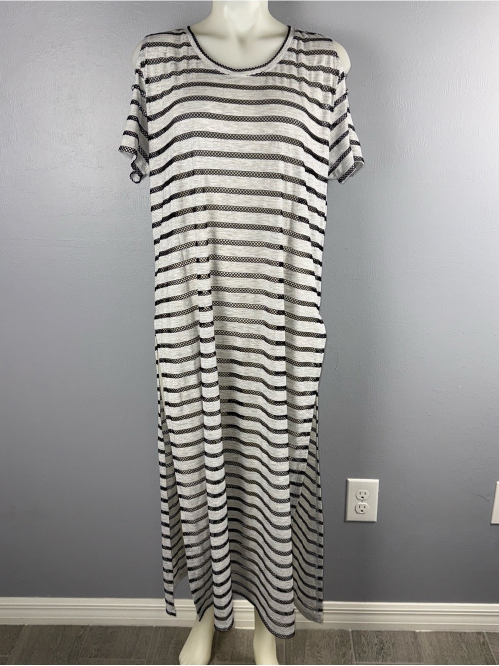 Calvin Klein Crochet Striped Cold-Shoulder Swimsuit Cover-Up L/XL Gray Black